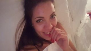 Brunette stepsister records herself in her bed