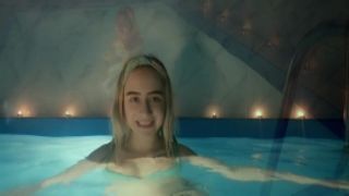  MollyKelt Sex Date With a Beauty in the Pool