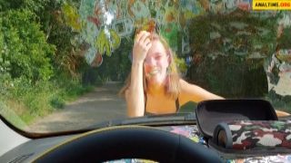 Fucks sexy german woman in car