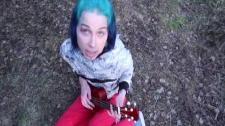 Laruna Mave Fucked a Teen in the Woods by the Road 