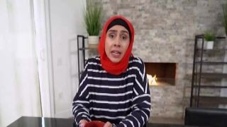 Hijab Stepmom Learns How To Pleasure